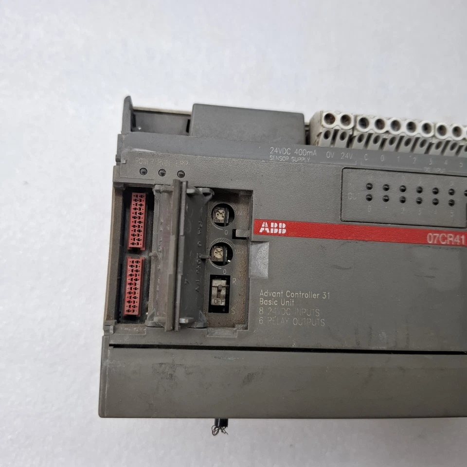 ABB 07CR41 AC31 PLC WITH XM06B5 ANALOG INPUT/OUTPUT MODULE (USED WORKING)